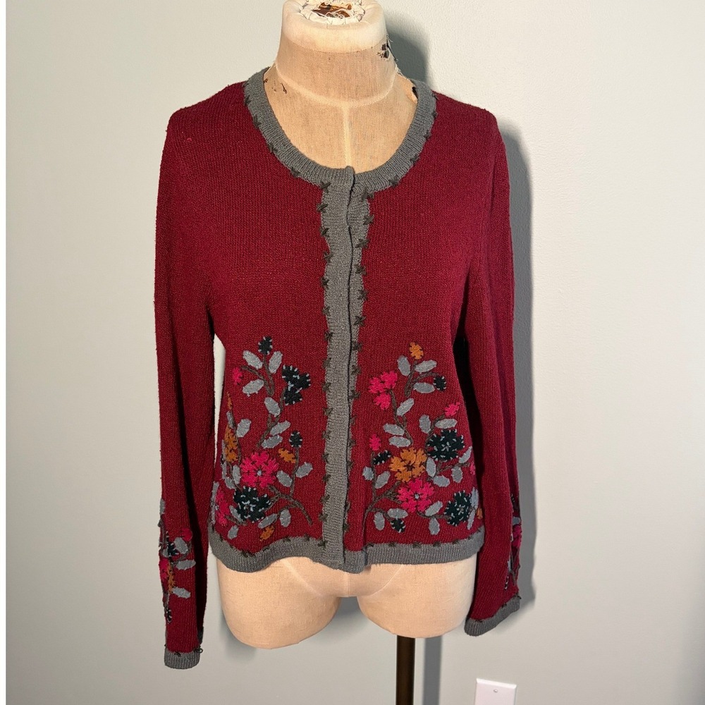 Vintage 90's Artsy Cottagecore Curio Floral Embroidered Cardigan Sweater Red